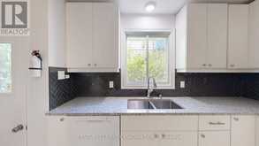 43 WALMER GARDENS | London Ontario | Slide Image Sixteen