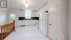 43 WALMER GARDENS | London Ontario | Slide Image Seventeen