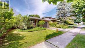 43 WALMER GARDENS | London Ontario | Slide Image Four