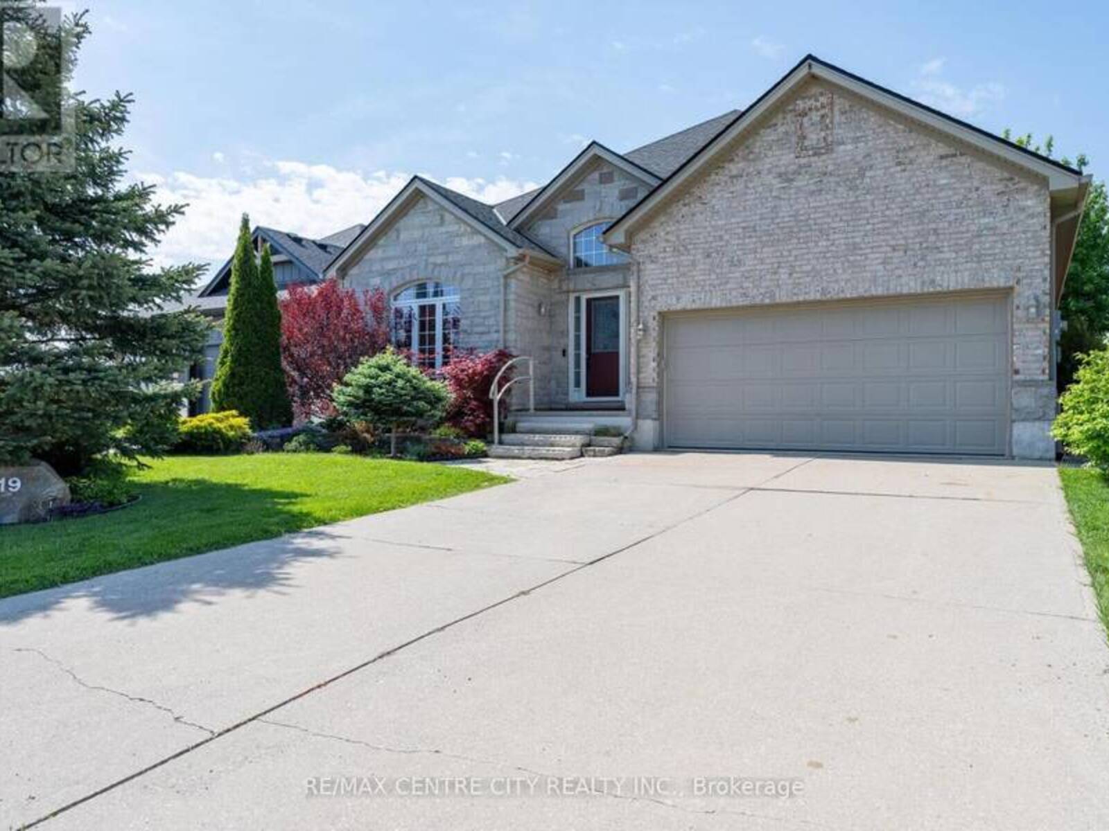 19 HAMILTON STREET, North Middlesex, Ontario N0M 1A0