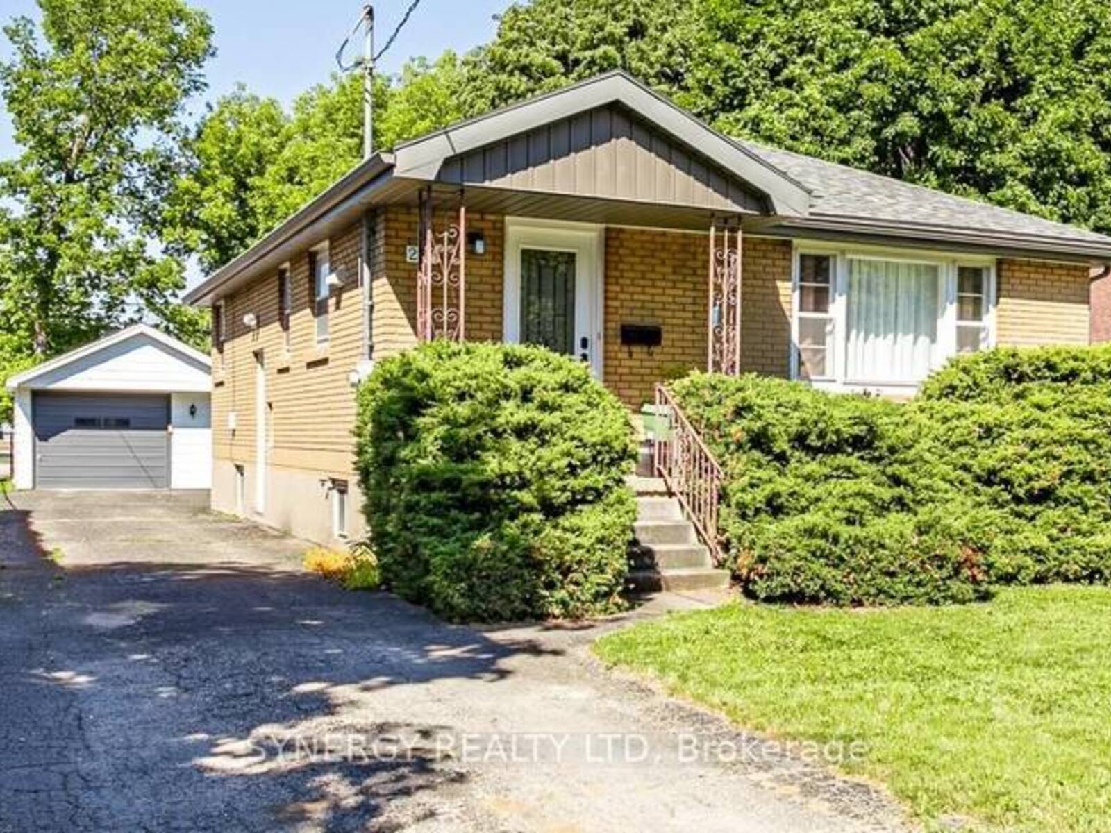 227 STERLING STREET, London, Ontario N5Y 1Z3