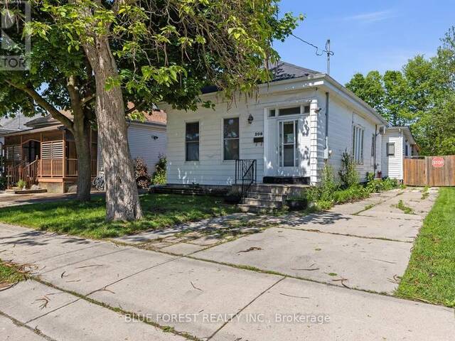 208 MAITLAND STREET London Ontario, N6B 2Y1 - 4 Bedrooms Home For Sale