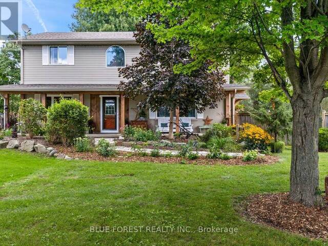 21948 ADELAIDE STREET N Middlesex Centre Ontario, N0M 1C0 - 3 Bedrooms Waterfront Home For sale