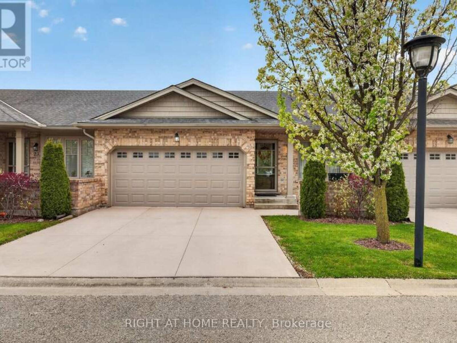 21 - 2100 DENVIEW AVENUE, London, Ontario N6G 0J5