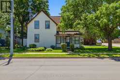 212 SYDENHAM STREET E | Aylmer Ontario | Slide Image One