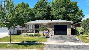 764 CLASSIC DRIVE | London Ontario | Slide Image Two
