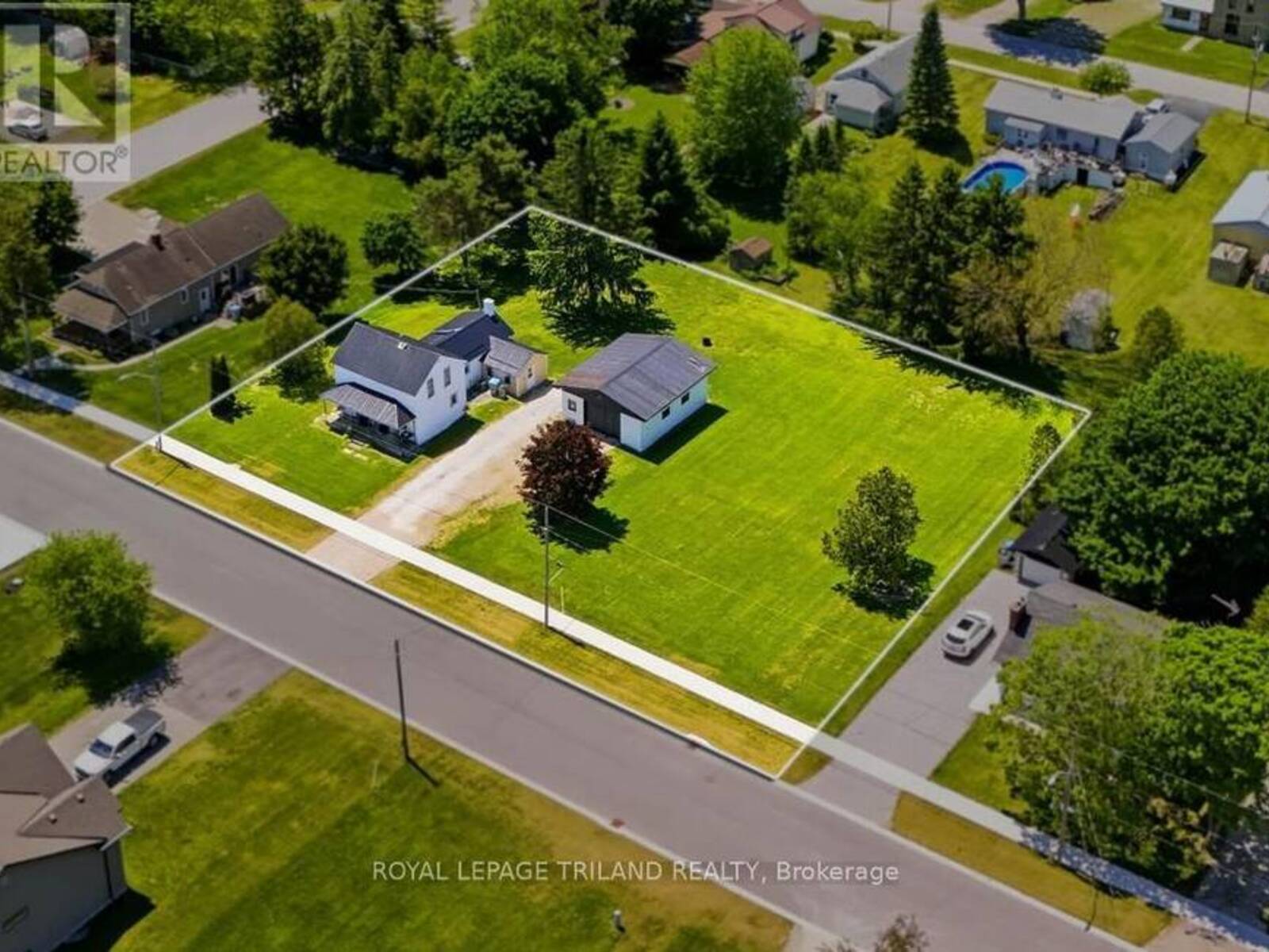 191 ELIZABETH STREET, Lambton Shores, Ontario N0M 2N0