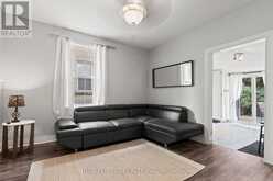 832 QUEENS AVENUE | London Ontario | Slide Image Ten