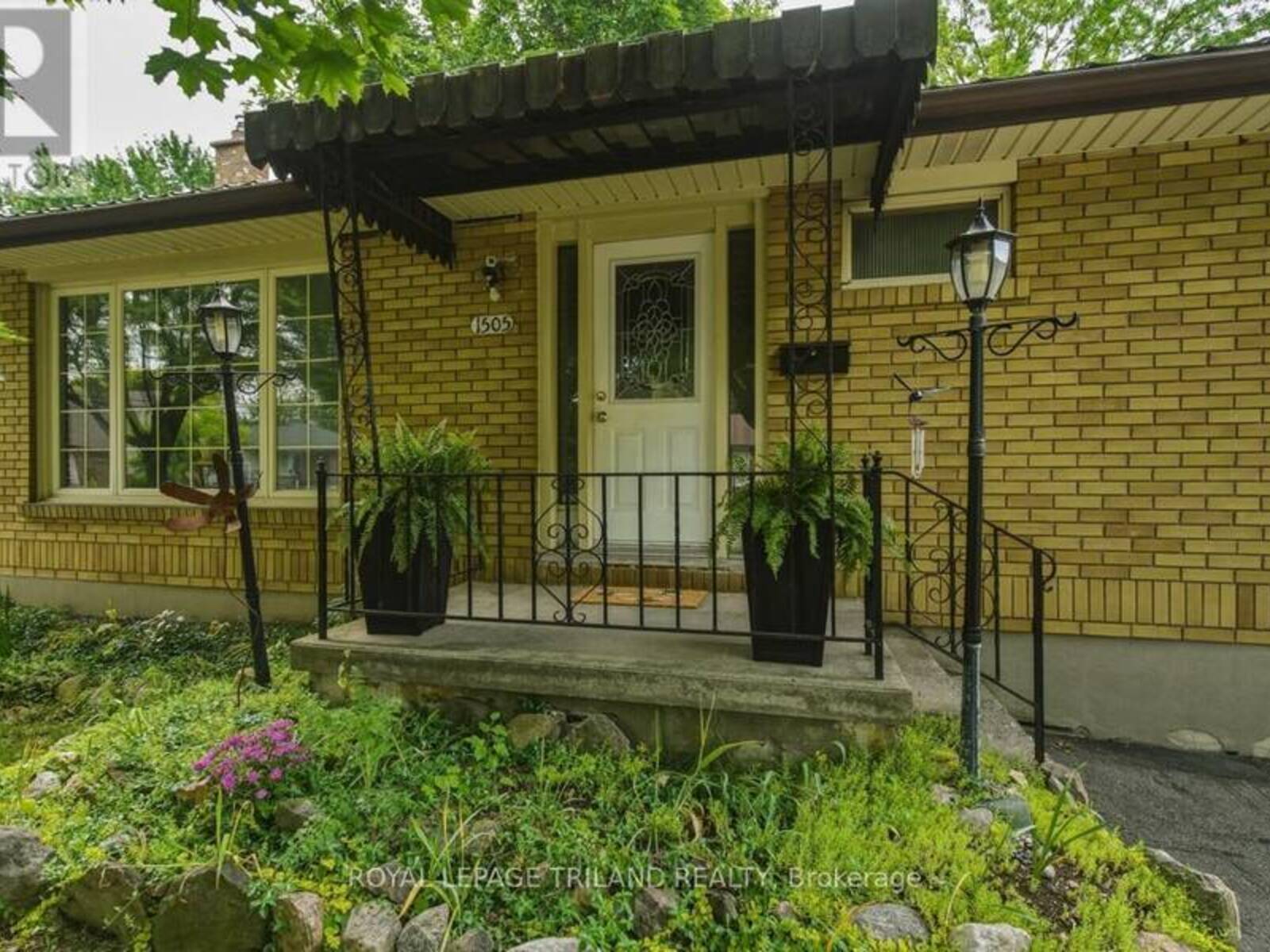1505 MCLARENWOOD TERRACE, London, Ontario N5W 1X8