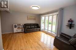 808 DULANEY DRIVE | London Ontario | Slide Image Eight