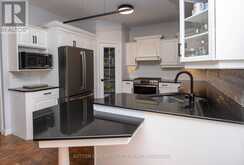 4125 MASTERSON CIRCLE | London Ontario | Slide Image Twenty