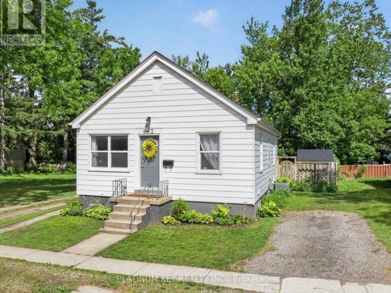 662 KING STREET, Mount Brydges, Ontario N0L 1W0