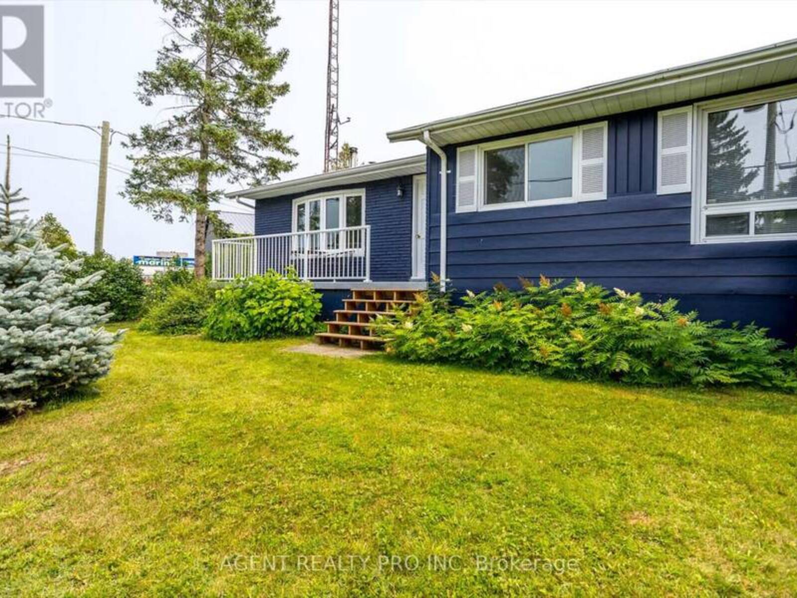 21 ORIOLE ROAD, Fenelon Falls, Ontario K0M 1N0