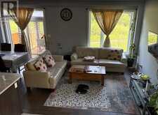 760 CHELTON ROAD S | London Ontario | Slide Image Four
