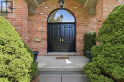 52 WYNFIELD LANE | London Ontario | Slide Image Four