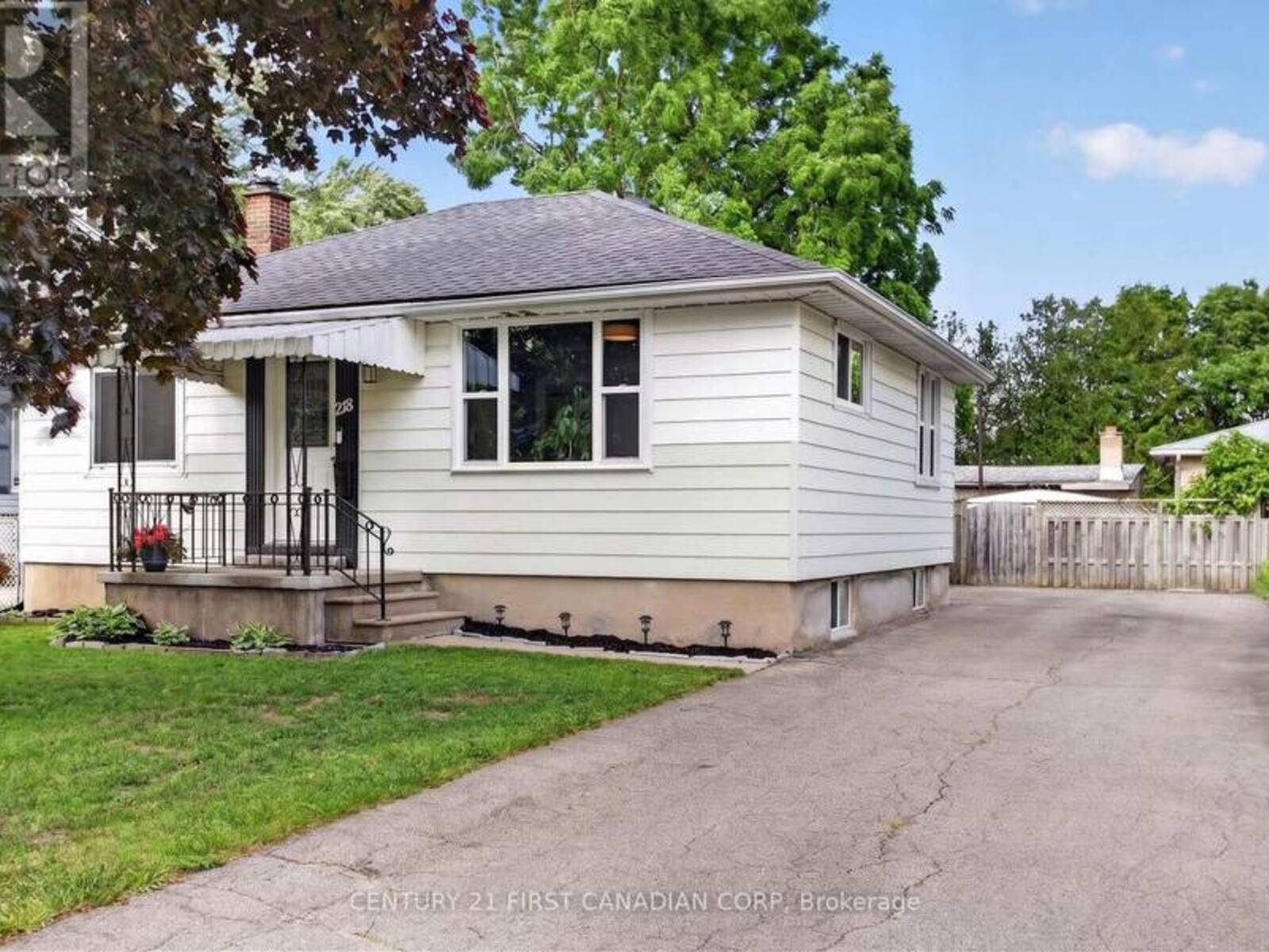 218 VANCOUVER STREET, London, Ontario N5W 4R8