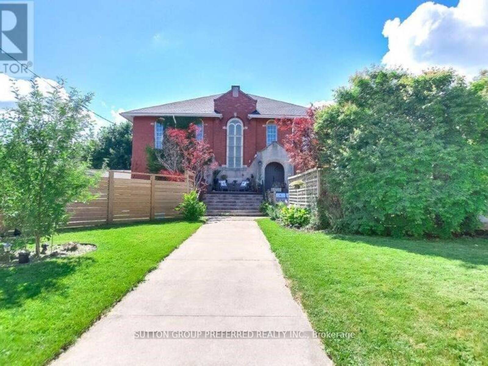 73 FIFTH AVENUE, St. Thomas, Ontario N5R 4C9