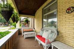 946 DUFFERIN AVENUE | London Ontario | Slide Image Two