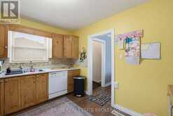 204 BURNSIDE DRIVE | London Ontario | Slide Image Thirteen