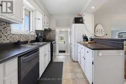 16 SHARPE DRIVE | Strathroy-Caradoc Ontario | Slide Image Sixteen