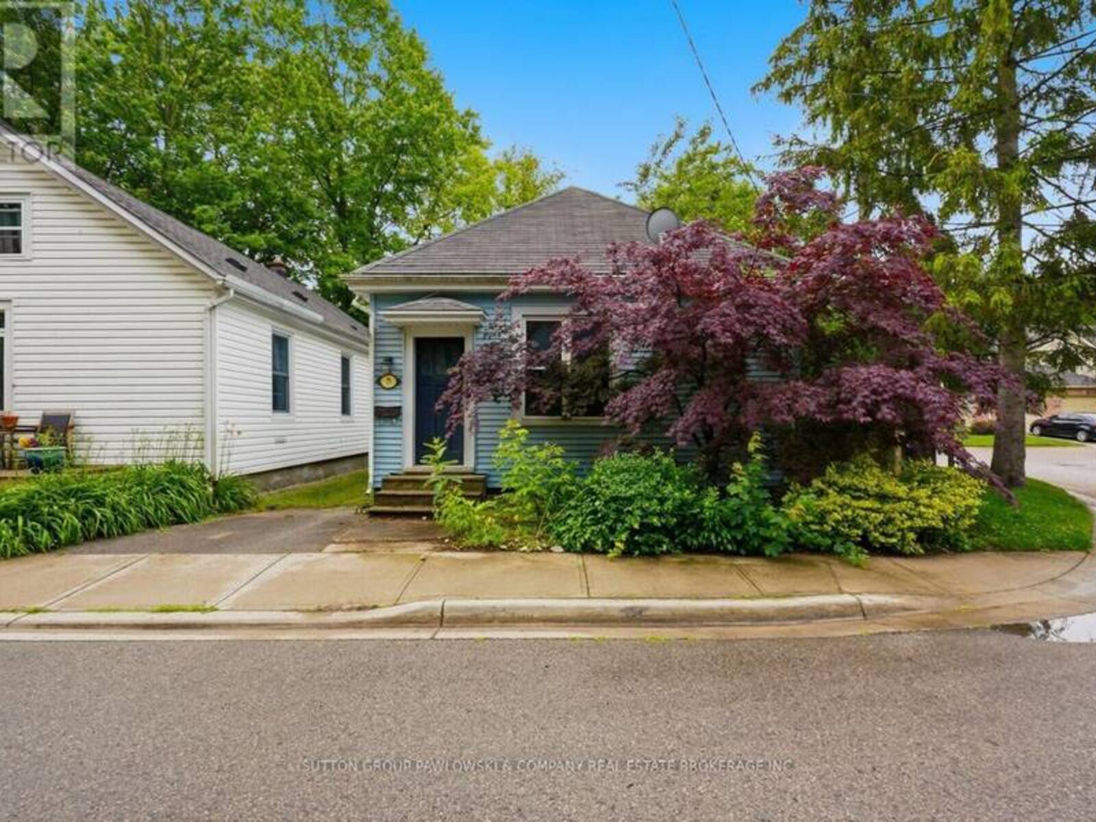 15 CARLTON AVENUE, London, Ontario N5Y 3M6