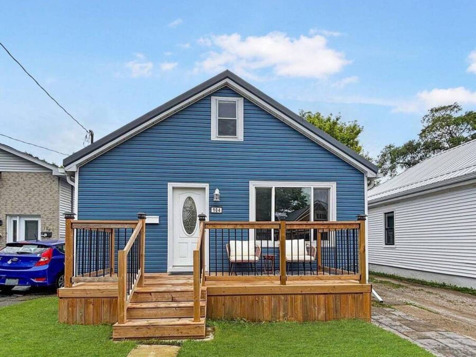 104 DELAWARE STREET, London, Ontario N5Z 2N5