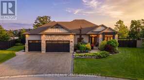 34 ERIN PLACE | Grand Bend Ontario | Slide Image Fifty
