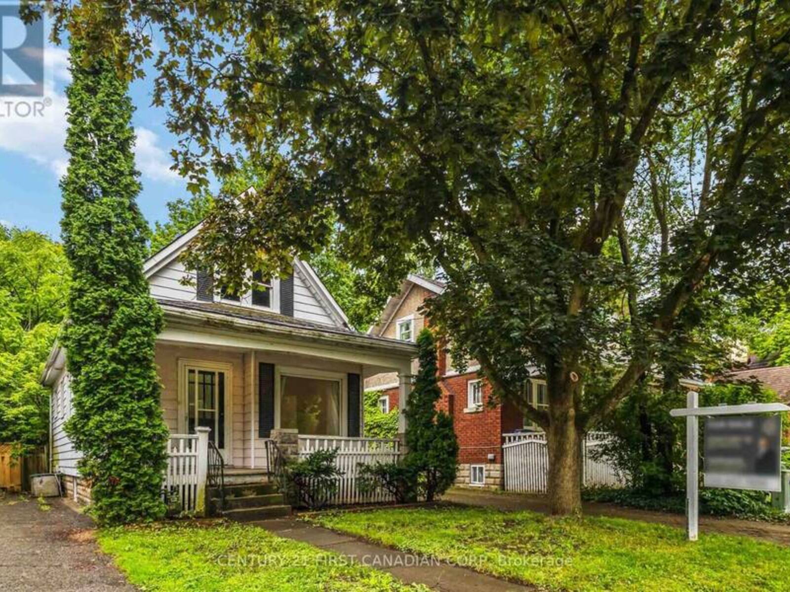 215 BERNARD AVENUE, London, Ontario N6A 2M9
