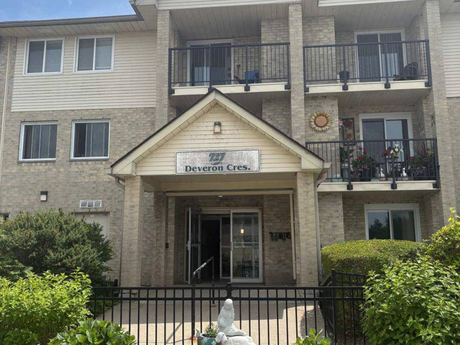 210 - 727 DEVERON CRESCENT, London, Ontario N5Z 4X4