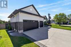 36 ERIN PLACE | Grand Bend Ontario | Slide Image Three