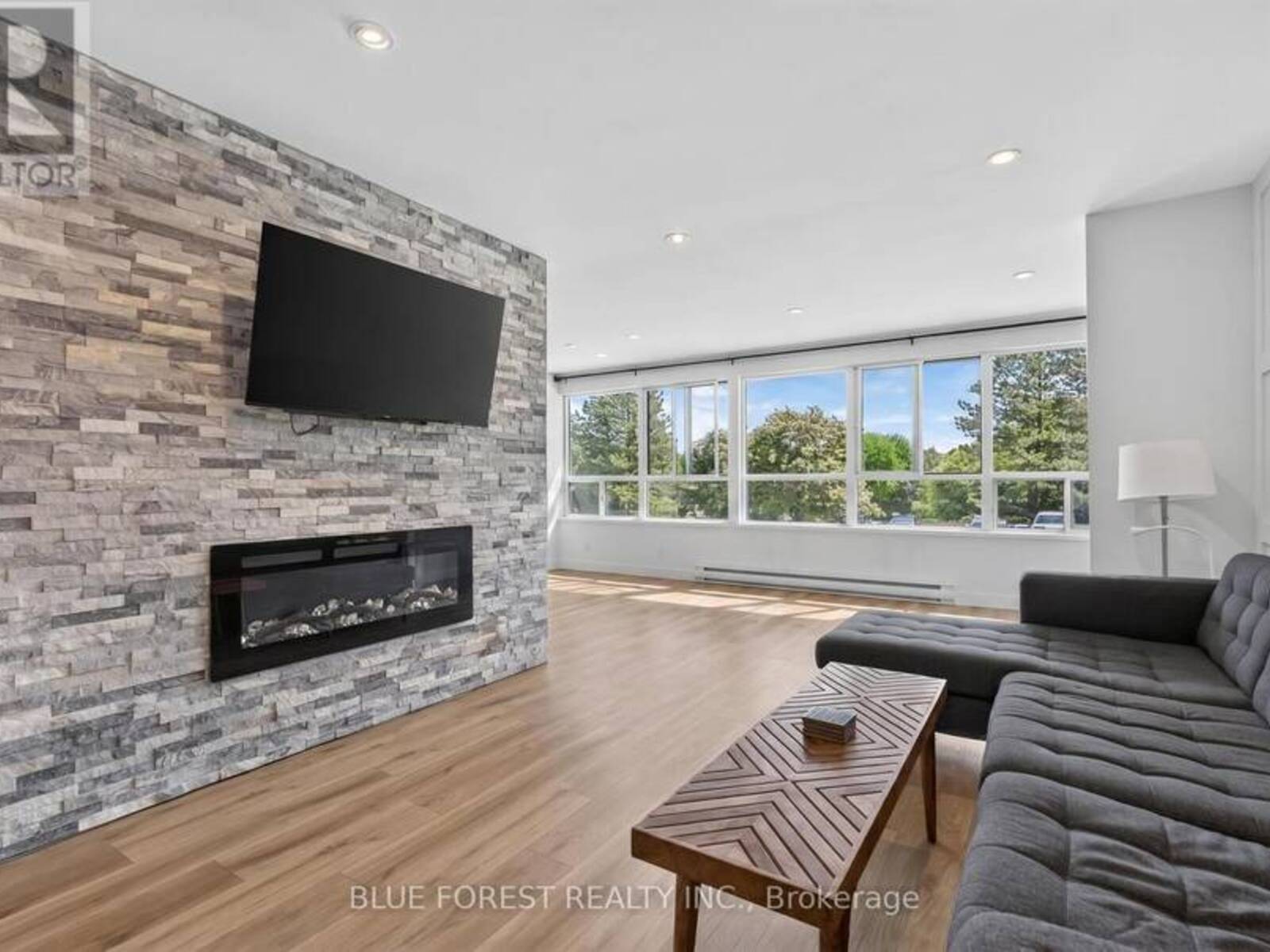 202 - 600 GRENFELL DRIVE, London, Ontario N5X 2R8