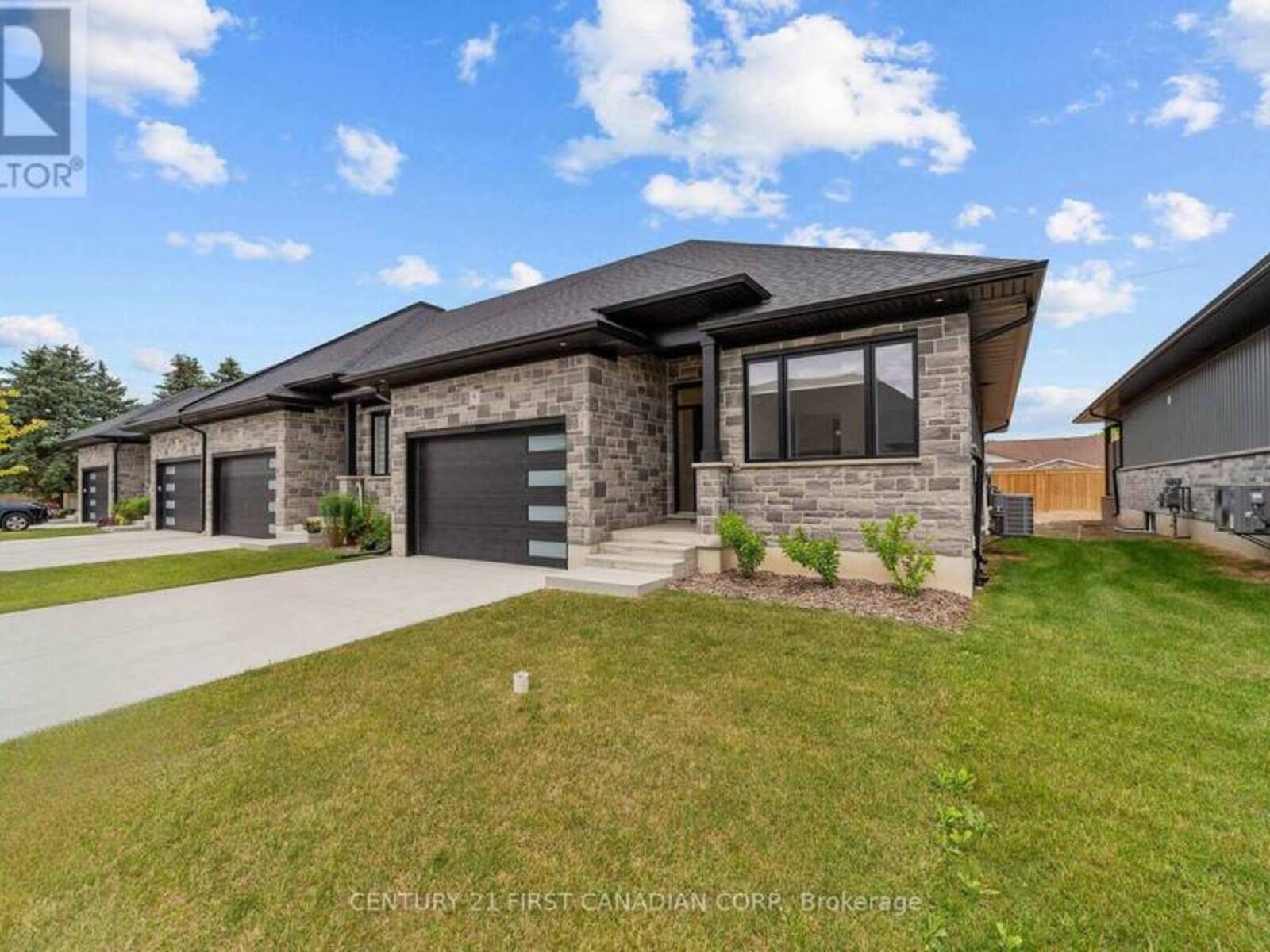 12 - 32 POSTMA CRESCENT, North Middlesex, Ontario N0M 1A0