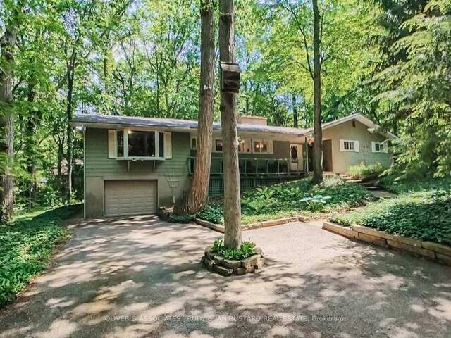 10294 BREWSTER BOULEVARD S Grand Bend Ontario, N0M 1T0 - 4 Bedrooms Home For Sale