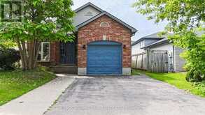 165 THURMAN CIRCLE | London Ontario | Slide Image Two