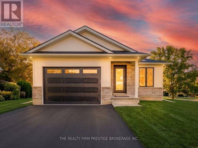 32 BROADWAY AVENUE Chatham-Kent Ontario, N0P 2C0 - 2 Bedrooms Home For Sale