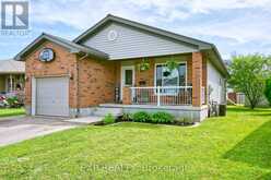 8 REBECCA DRIVE | Aylmer Ontario | Slide Image Three