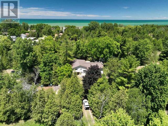 6386 VICTORIA AVENUE Lambton Shores Ontario, N0N 1J2 - 4 Bedrooms Home For Sale