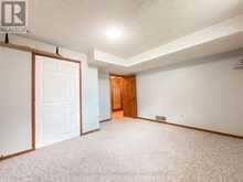 8 POPLAR CRESCENT | London Ontario | Slide Image Sixteen