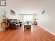 8 POPLAR CRESCENT | London Ontario | Slide Image Four