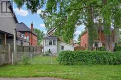 243 TECUMSEH AVENUE E | London Ontario | Slide Image Forty-one