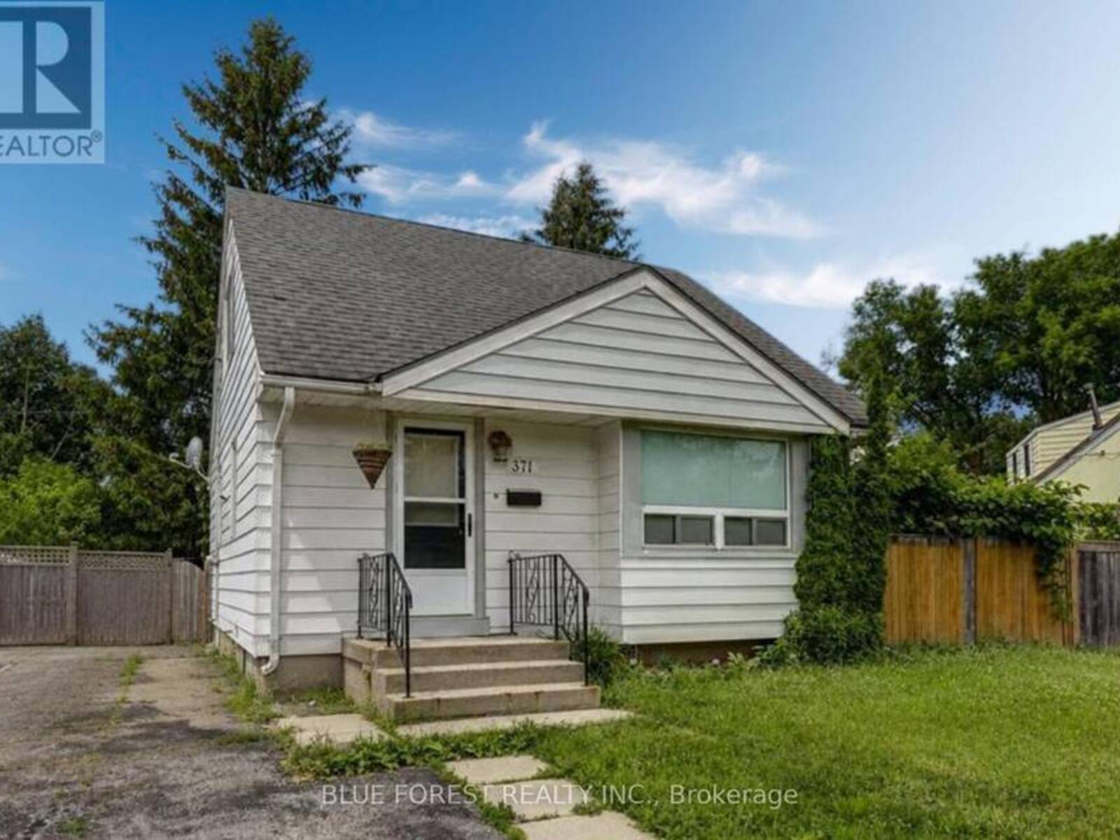 371 FLANDERS ROW, London, Ontario N5Y 1C3