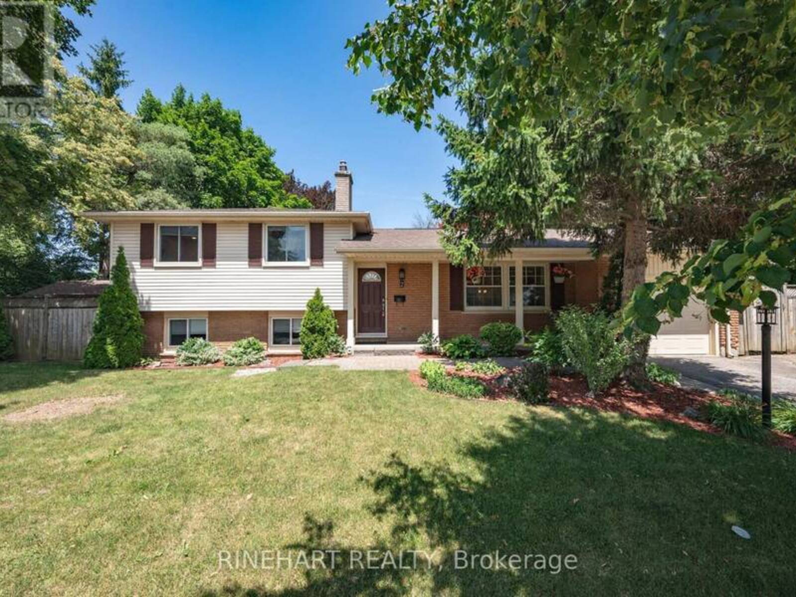 2 LLOYD MANOR CRESCENT, London, Ontario N6H 3Z3