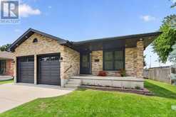 56 PARKVIEW CRESCENT | Strathroy-Caradoc Ontario | Slide Image Two