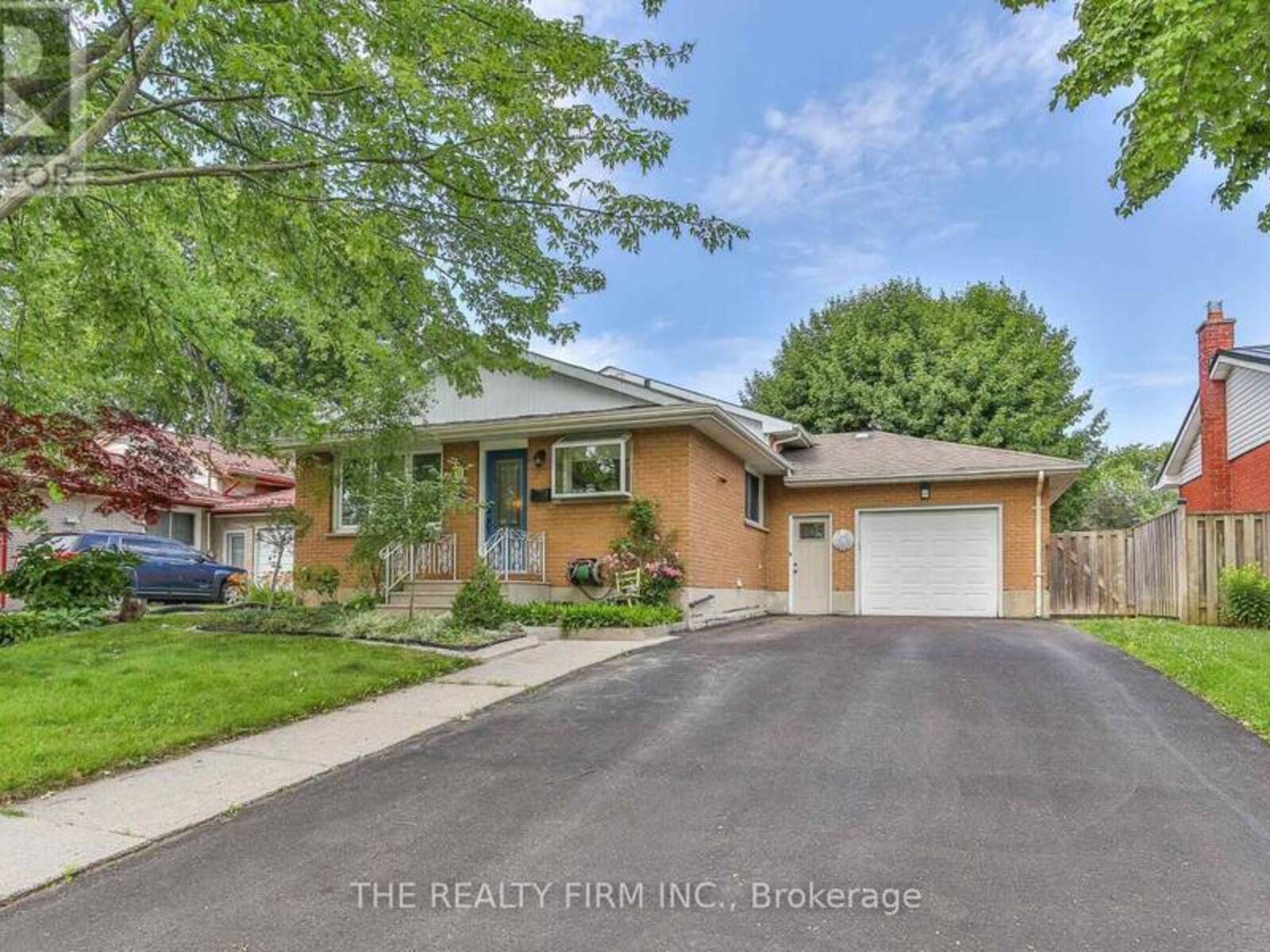 13 VANBUSKIRK DRIVE, St. Thomas, Ontario N5R 4Z1