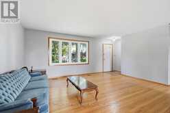 136 MENDIP CRESCENT | London Ontario | Slide Image Nine