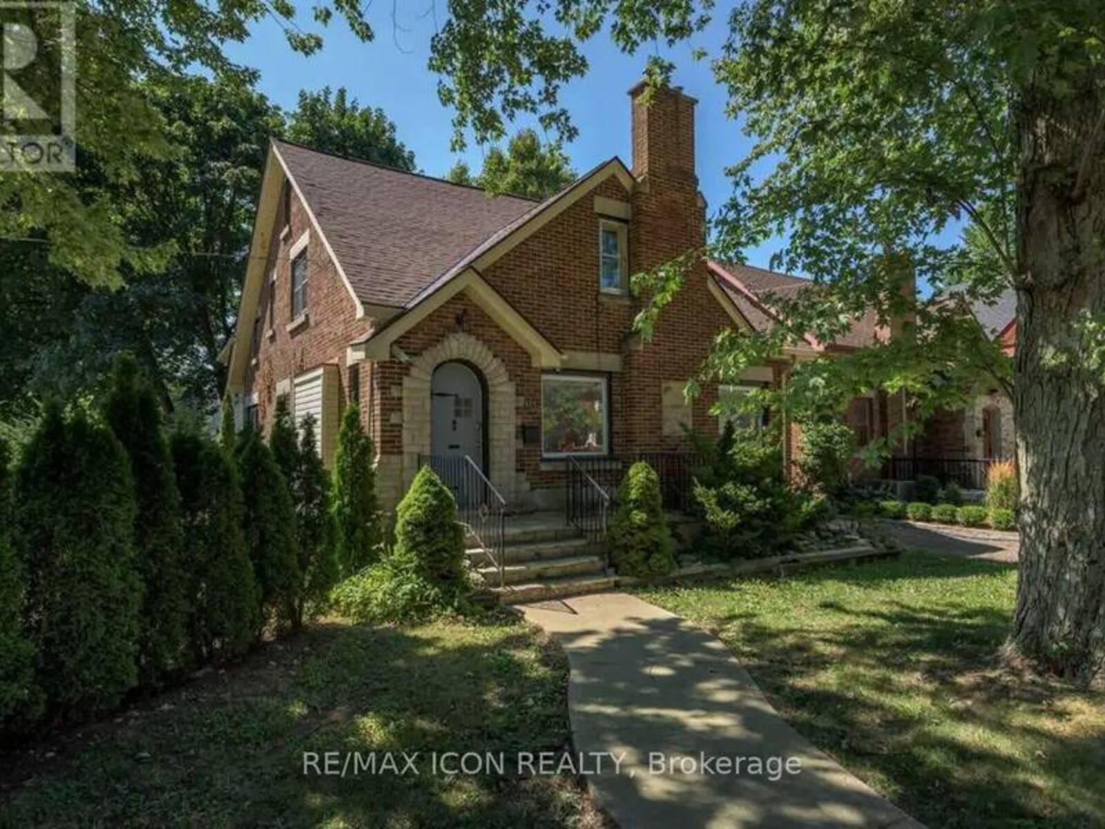 525 GROSVENOR STREET, London, Ontario N5Y 3S8