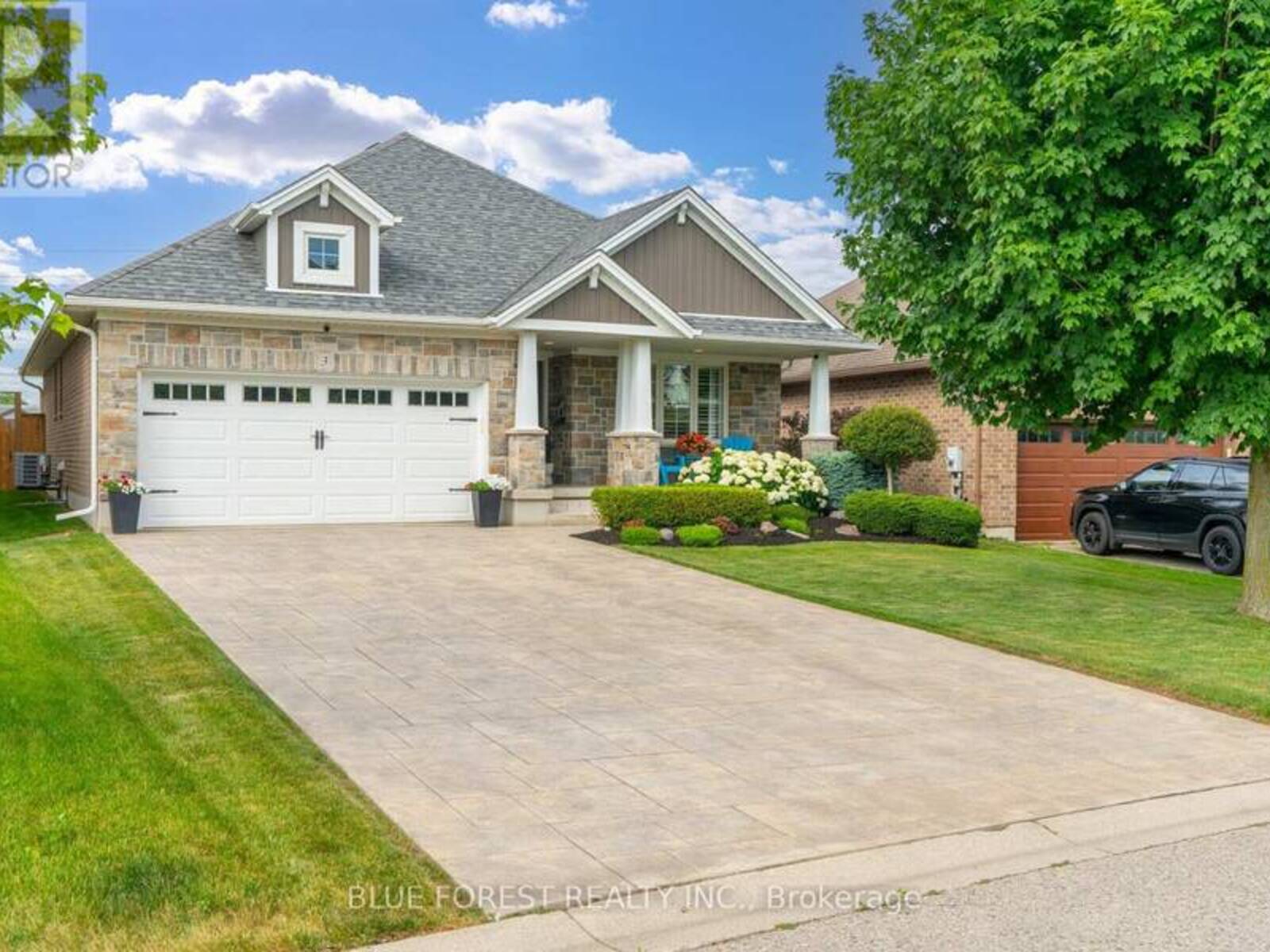 3 SUTHERLAND COURT, St. Thomas, Ontario N5P 3T3
