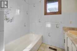 42 APPLEGREEN GROVE | London Ontario | Slide Image Fifteen
