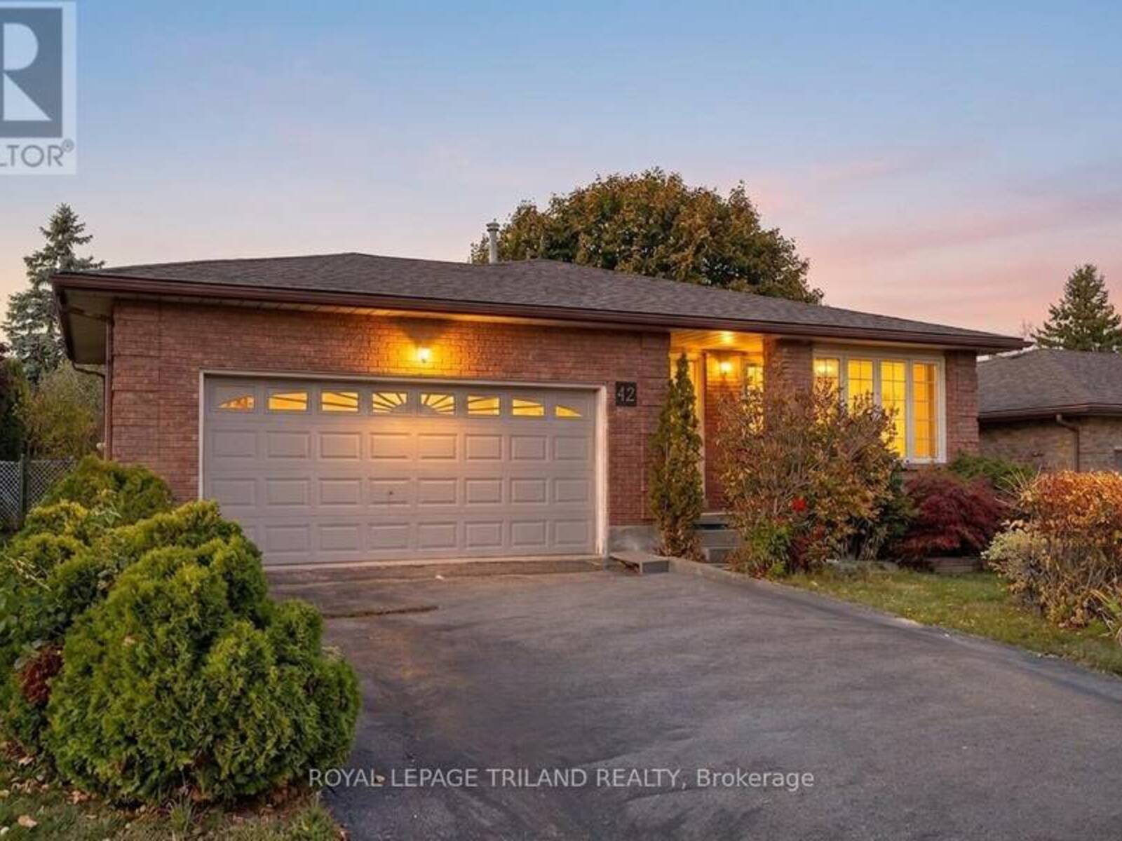 42 APPLEGREEN GROVE, London, Ontario N6J 4K4
