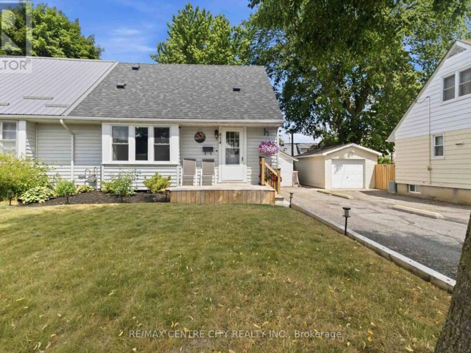 414 FLANDERS ROW, London, Ontario N5Y 1C4